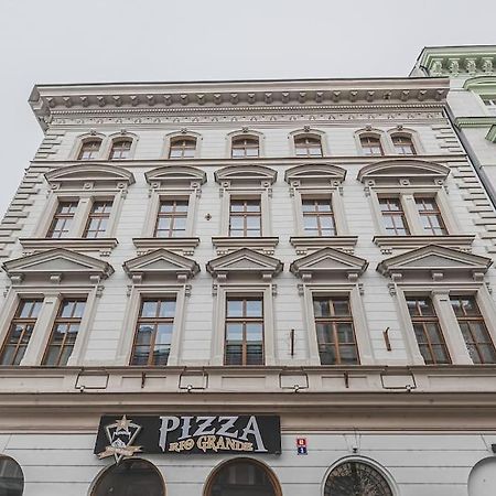 Carolina'S Yoga Apartment Hradec Králové المظهر الخارجي الصورة