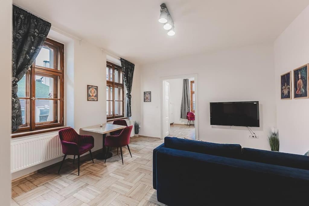 Carolina'S Yoga Apartment Hradec Králové المظهر الخارجي الصورة
