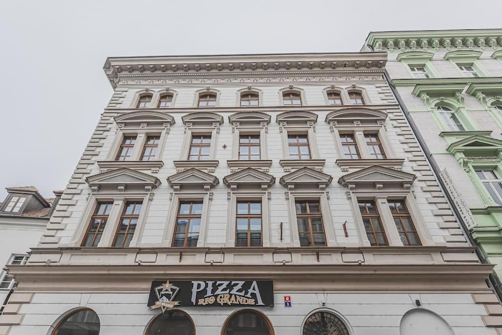 Carolina'S Yoga Apartment Hradec Králové المظهر الخارجي الصورة
