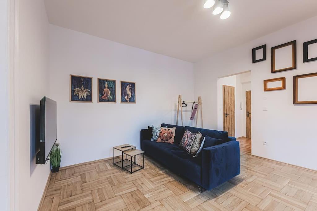 Carolina'S Yoga Apartment Hradec Králové المظهر الخارجي الصورة