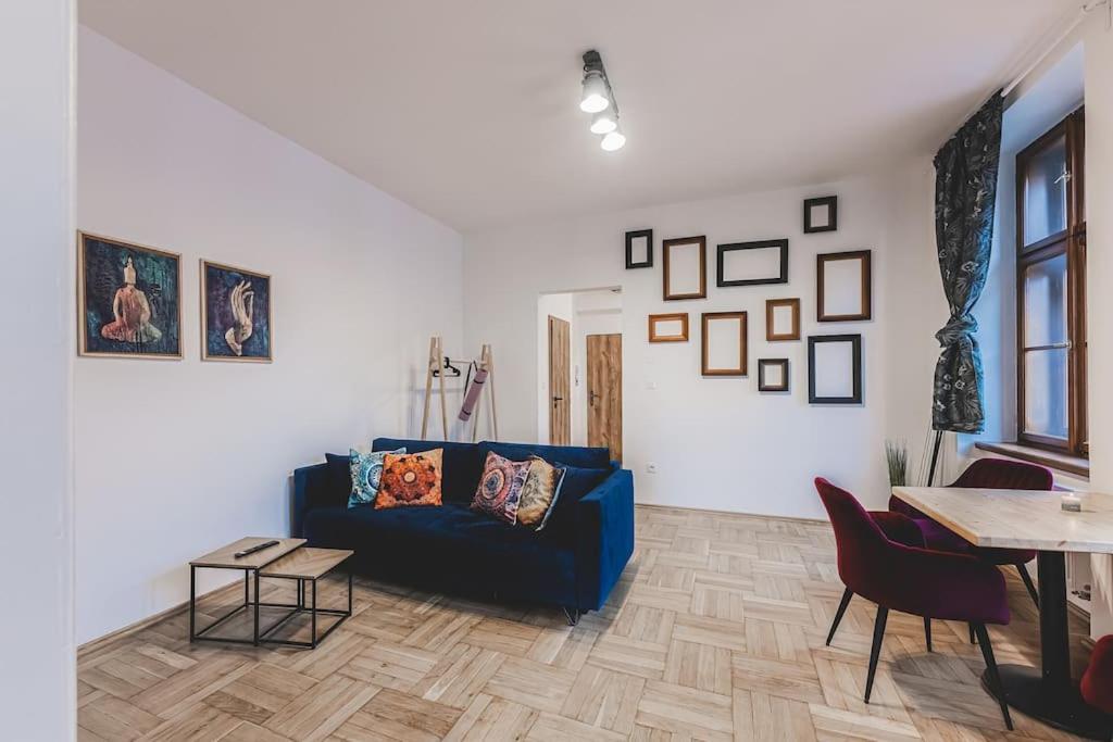 Carolina'S Yoga Apartment Hradec Králové المظهر الخارجي الصورة