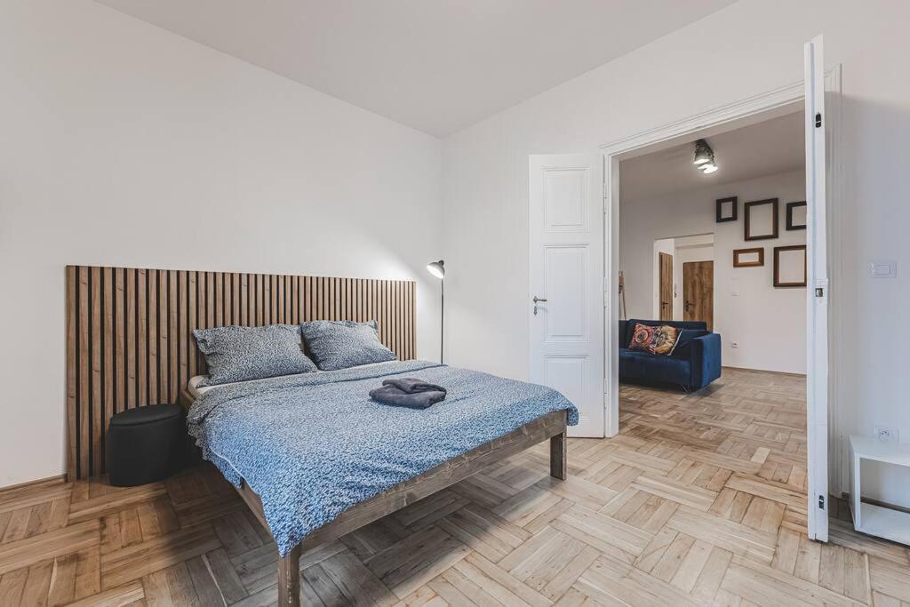Carolina'S Yoga Apartment Hradec Králové المظهر الخارجي الصورة